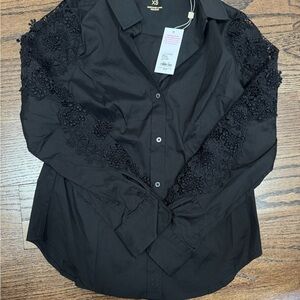 NWT The Lace Lilly Shirt in Noir!